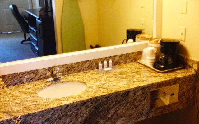 Econo Lodge Inn & Suites Ocean Springs - Biloxi