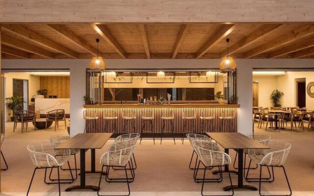 Dionisos Apartments by Estia.