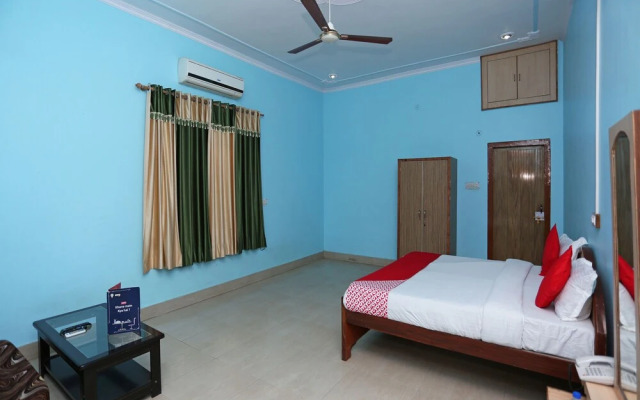 OYO 15492 Hotel Dolly