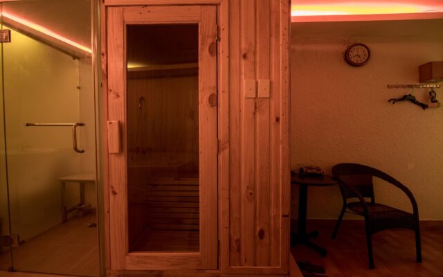 RedDoorz near AEON Mall Tan Phu