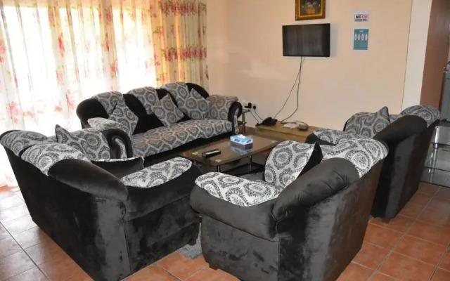 Reef Holiday Apartments