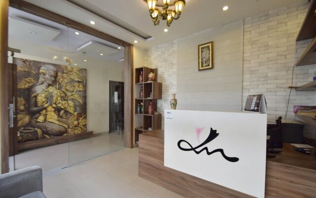 Royal Castillo By OYO Rooms