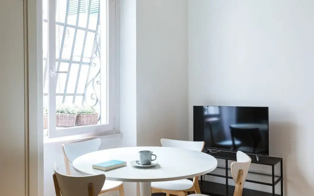 Pietra Square Residence