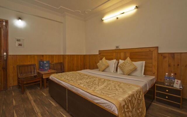 OYO 4605 Hotel Aakarsh