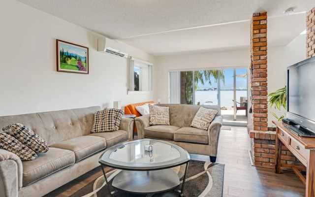 Multilevel Waterfront Suite With Boat Moorage