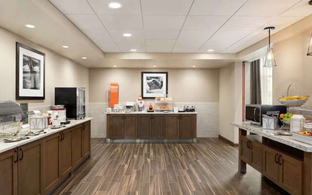 Hampton Inn & Suites Minooka