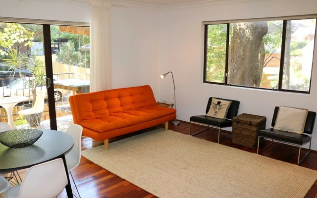 Spacious Apartment in Lane Cove Near CBD