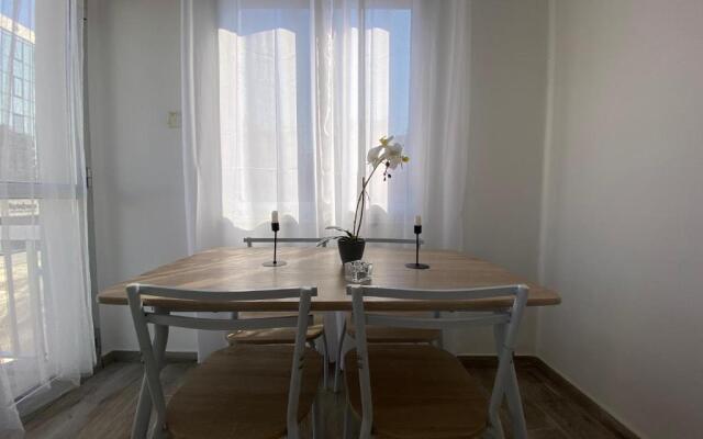 Modern Apartment Valentino GL144