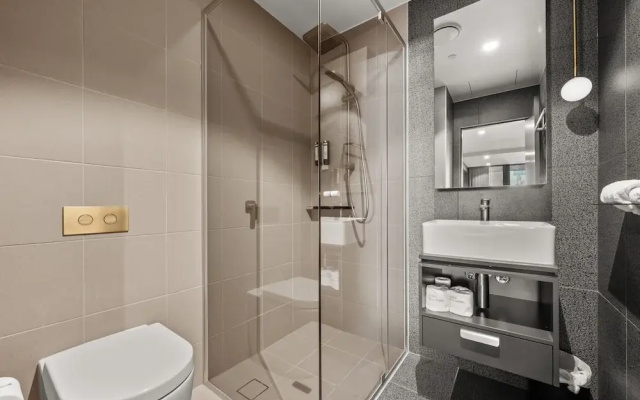 Convenient Braddon Studio With Parking