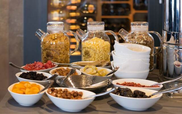 Hotel Base Camp Lodge