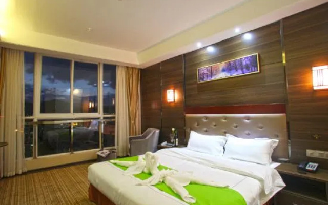 Yunting City Hotel (Lijiang Ancient City)
