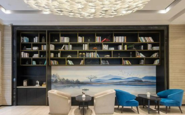 Grace Select Hotel (Yantai South Street Railway Station)