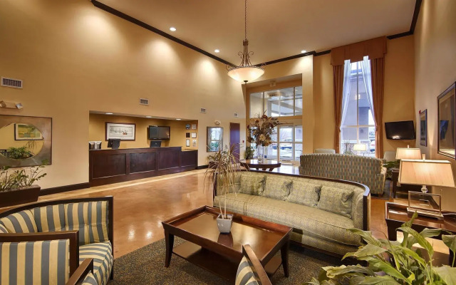 Best Western Plus Waynesboro Inn & Suites Conference Center