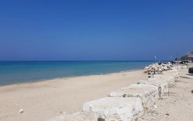 Neot Golf, Ziv's Place