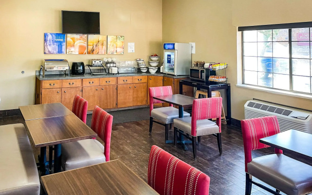 Comfort Inn & Suites Midtown