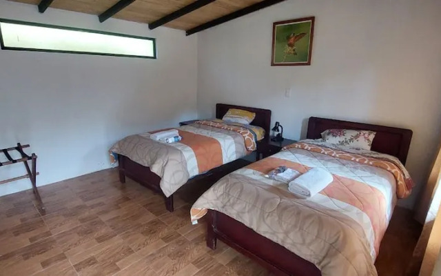 Mindo Loma Bird Lodge