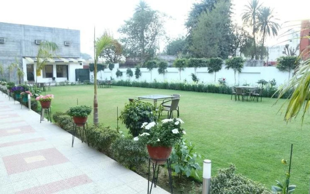 Hotel Whistling Greens