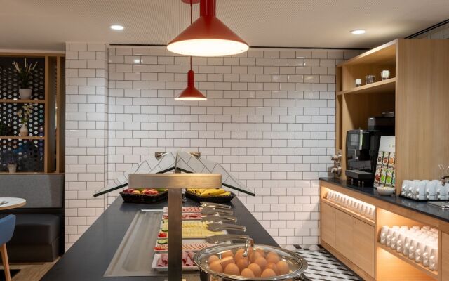 Holiday Inn Express Hamburg South A7 AS42 by IHG