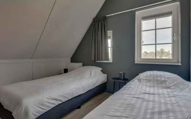 Luxury Holiday Home With hot Tub, in Zeeland