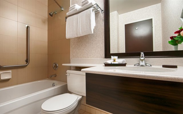 Best Western Plus Carlton Plaza Hotel