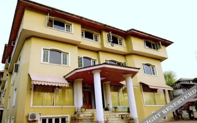Hotel Nishat View