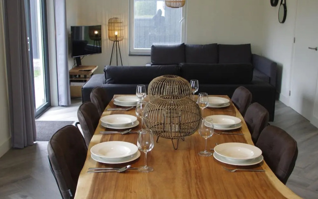 Beautiful Bungalow Near Alkmaar