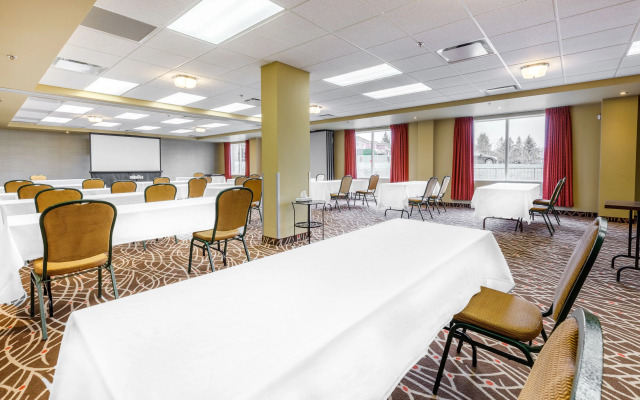 Quality Inn & Suites, Victoriaville,  QC