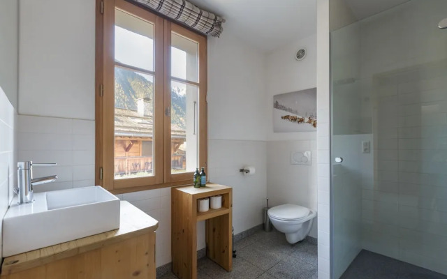 Chalet Les Tissourds 4 Central hot tub