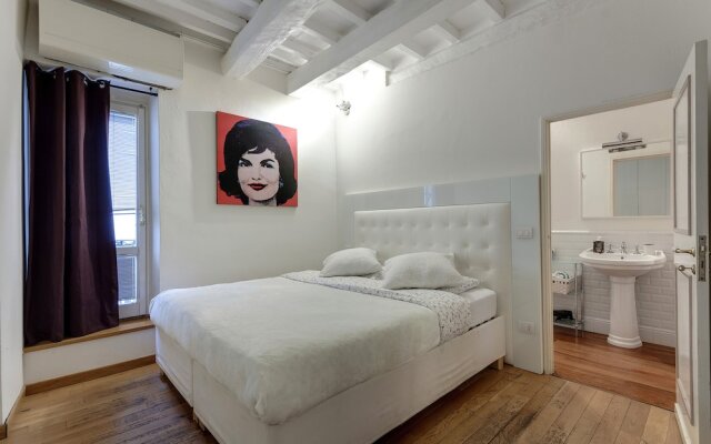 Central Duomo Apartment With Fast Wifi