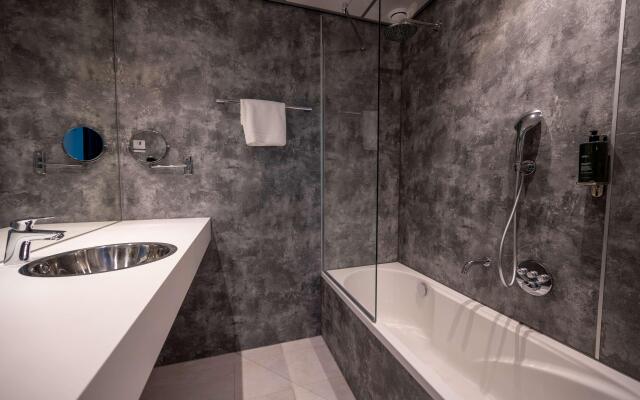 Flonk Hotel Groningen Zuid, BW Signature Collection