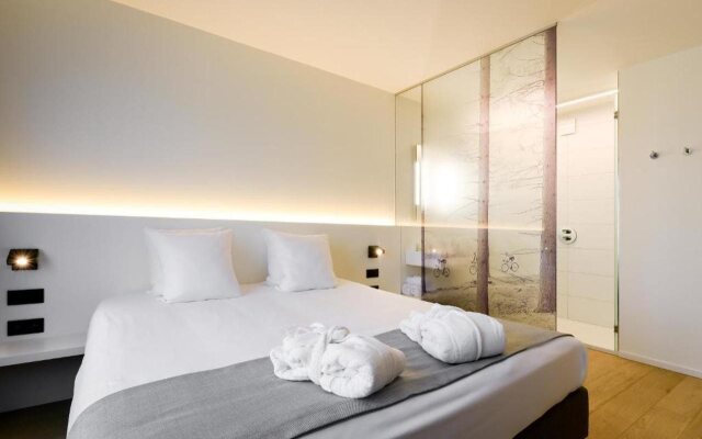 R hotel experiences
