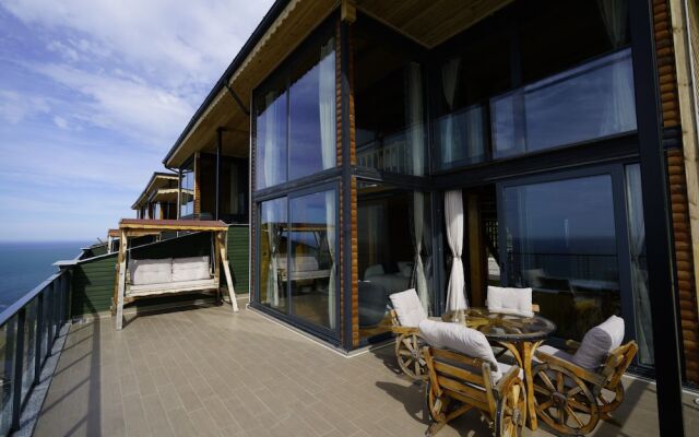 Venek Villa Suit