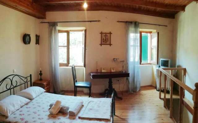 2 Floors House in Sinarades Near Beach