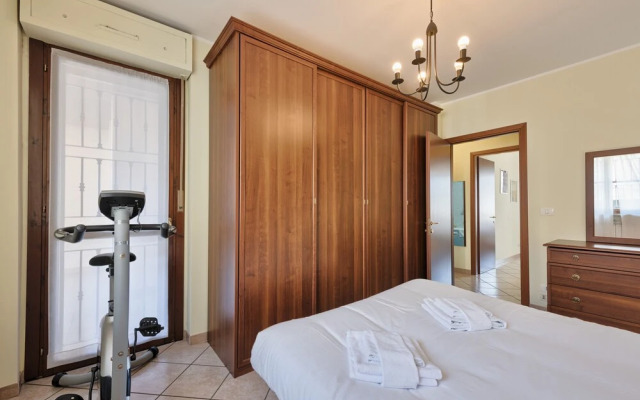 Fortino Roomy Apartment