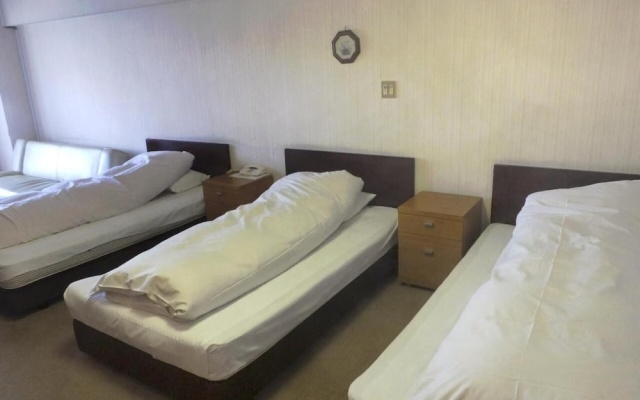 Uomisaki Hotel – Guest Rooms – Atami