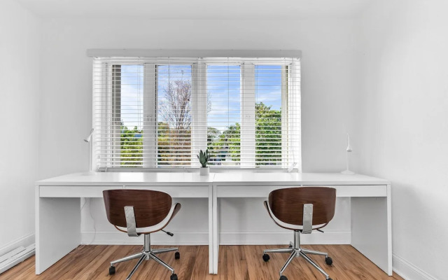 Stylish & Modern 4BD Home