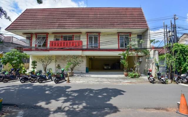 RedDoorz Plus near TIS Square