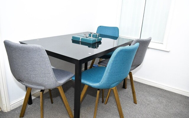 Lovely 2-bed Apartment in West Bromwich