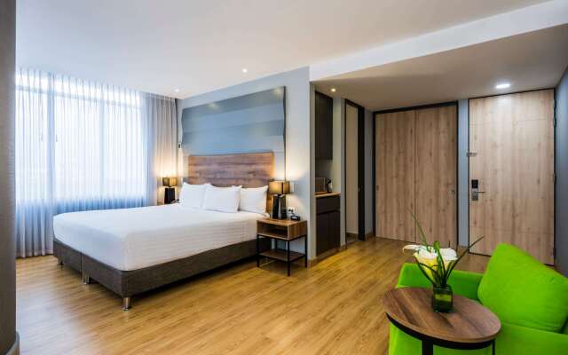 La Quinta by Wyndham Medellin