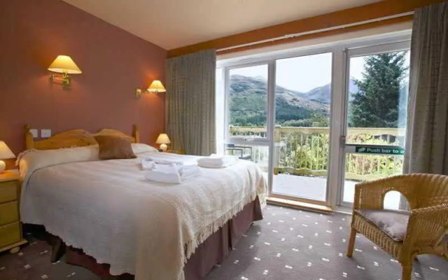Loch Leven Hotel & Distillery