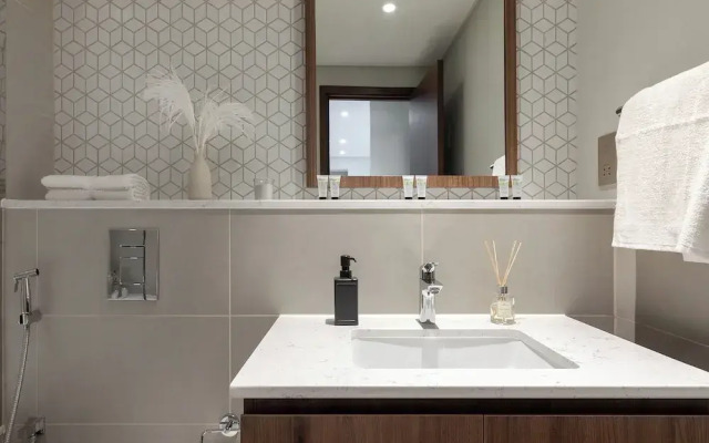 Luxury 1BR at Vida Residences