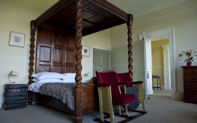 Coed Mawr Hall
