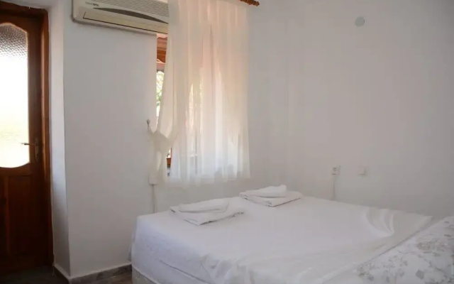 Hellen Hotel Side