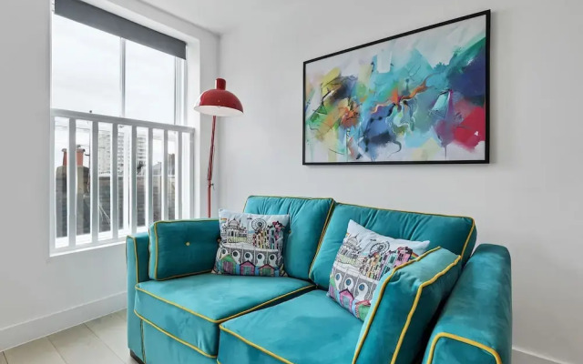 Right On : Bright On Apartment 1E | By My Getaways