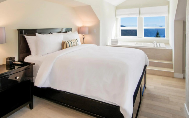 Villa Eyrie Resort