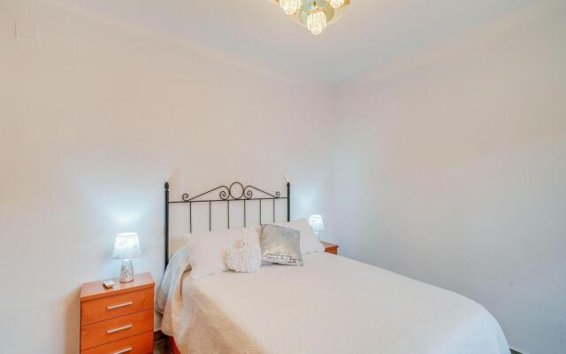 Snug holiday home in Villamartin with garden