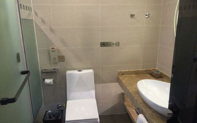 Lavande Hotel (Guangzhou South High-Speed Railway Station Shibi Metro Station)