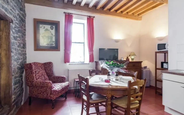 A Charming Character Cottage in Macon - фото 4