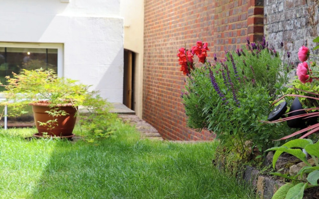 Grosvenor Abode