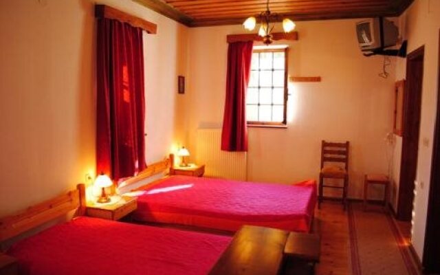 Aloni Guesthouse